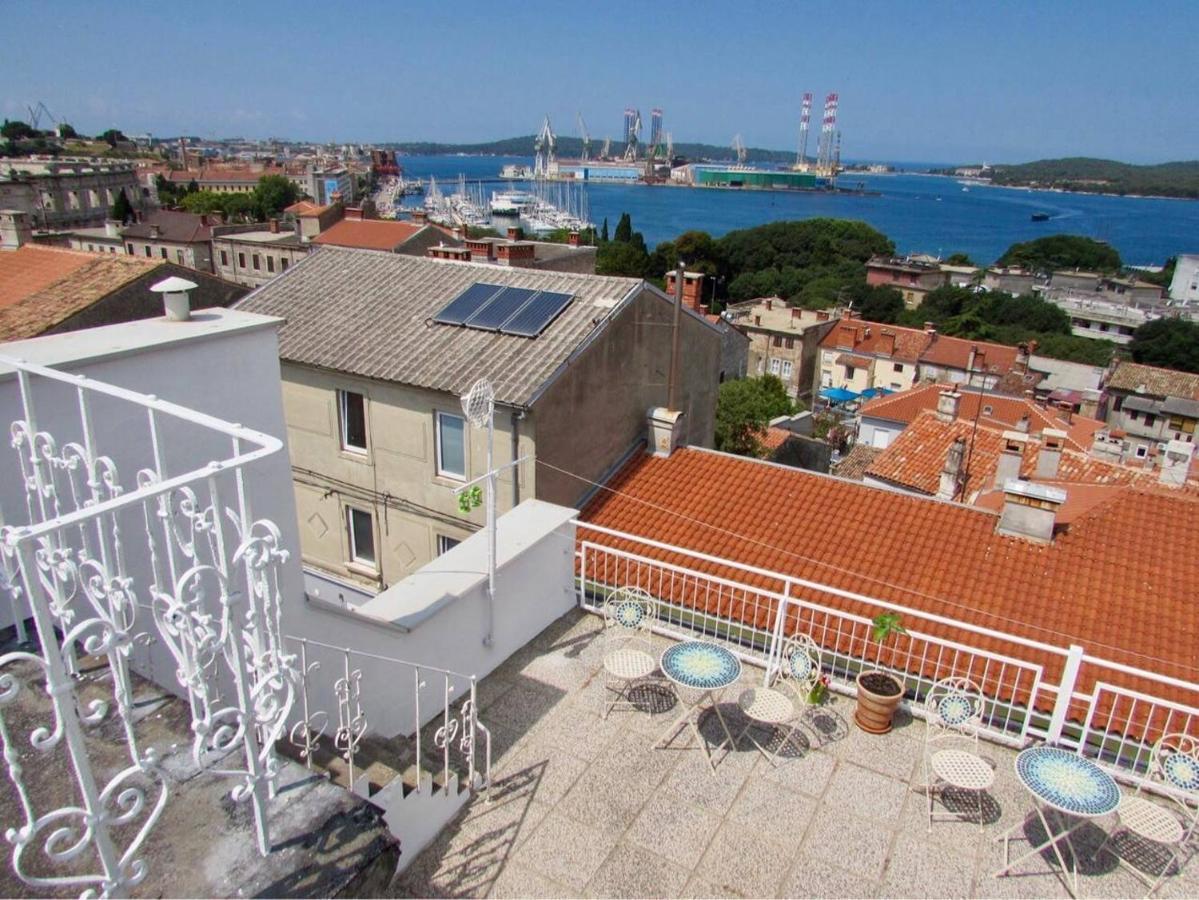 Emma'S Rooms B&B Pula Bagian luar foto